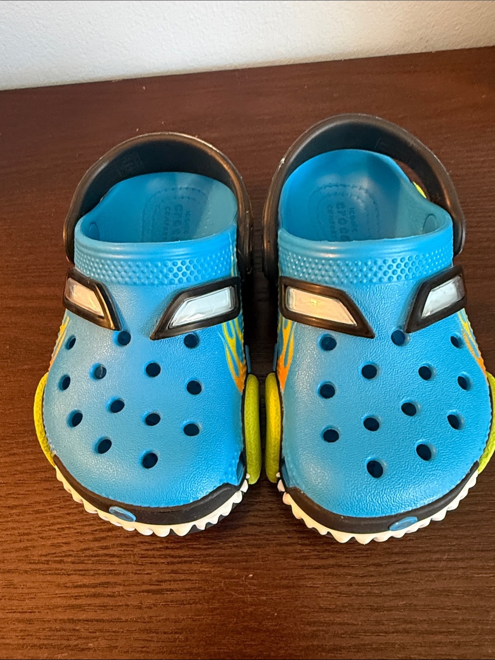 Matchbox Cars Crocs - Picture 2 of 5